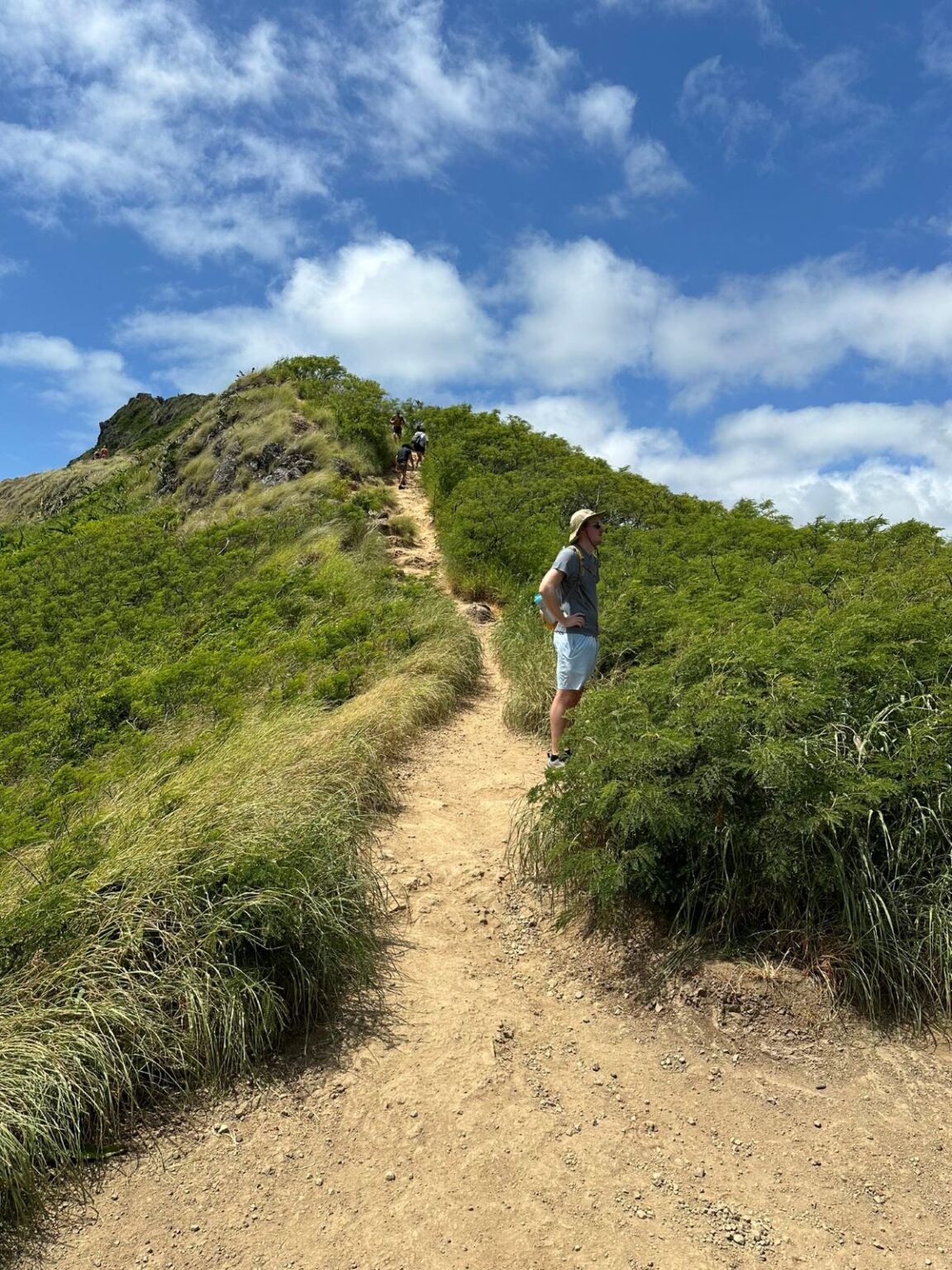 A Local S Guide To Hiking The Lanikai Pillbox Trail On Oahu